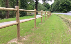 CLÔTURE EN BOIS EXTÉRIEUR ST MICHEL POUR COLLECTIVITÉ
AMENAGEMENT EXTÉRIEUR EN BOIS POUR ESPACE VERT