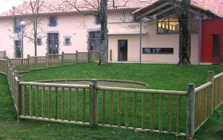 CLOTURE A BARREAUDAGE
CLOTURE EN BOIS POUR COLLECTIVITÉ
SÉCURITÉ DES ESPACES URBAINS