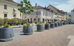 Bloc béton anti-bélier KOSTO avec jardinière intégrée