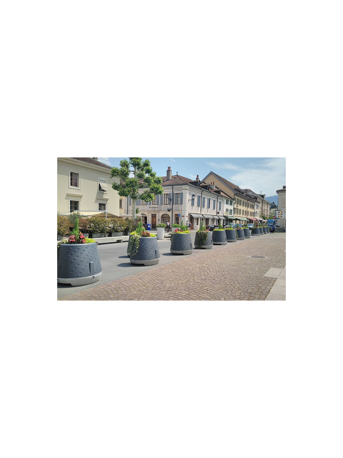 Bloc béton anti-bélier KOSTO avec jardinière intégrée