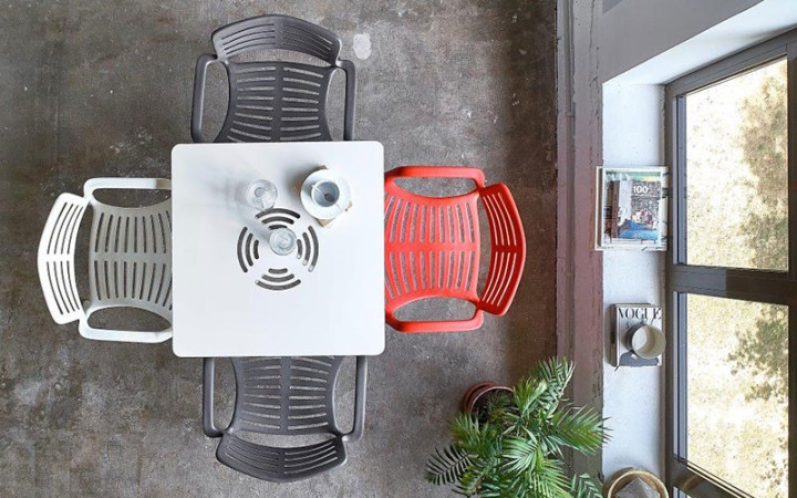 TABLE CARRÉE TOLEDO