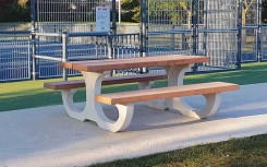 TABLE PIQUE NIQUE EN BÉTON CAMPANULE