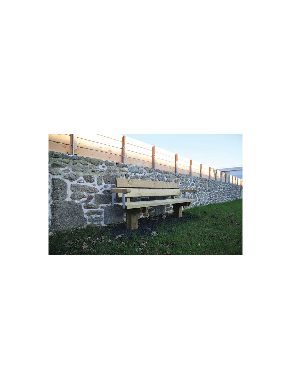 BANC PUBLIC EN BOIS POITOU PMR AVEC ACCOUDOIRS
BANC EXTERIEUR INCLUSIF EN BOIS POUR COLLECTIVITÉ