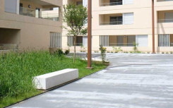 BANQUETTE RECTANGLE EN BÉTON OTA