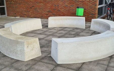 BANQUETTE BÉTON LUDI COURBE