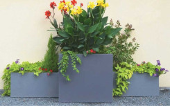 JARDINIÈRE SULLY EN BETON GRAVILLONS LAVES OU SABLE