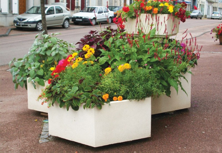 JARDINIÈRE SULLY EN BETON GRAVILLONS LAVES OU SABLE
