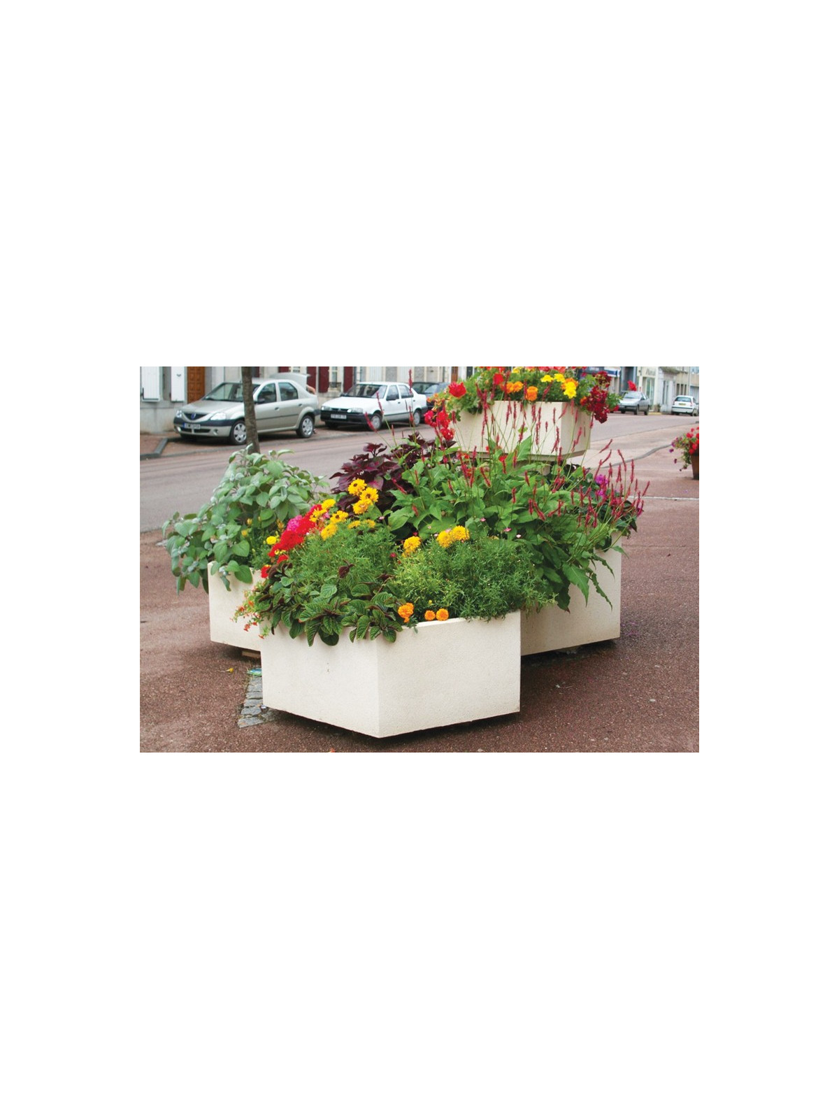 JARDINIÈRE SULLY EN BETON GRAVILLONS LAVES OU SABLE