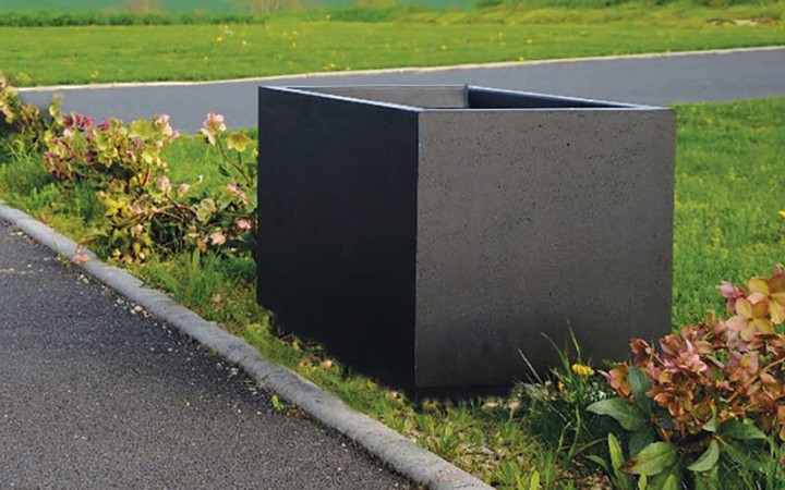 JARDINIÈRE SULLY EN BETON GRAVILLONS LAVES OU SABLE