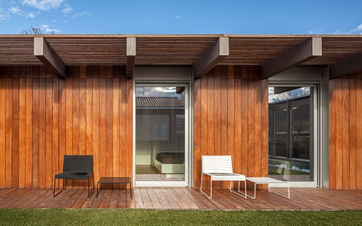 TABLE CHISINAU ESPACE EXTERIEUR