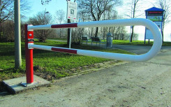 BARRIERE PIVOTANTE ROUGE ET BLANC 1000 A 3000 mm