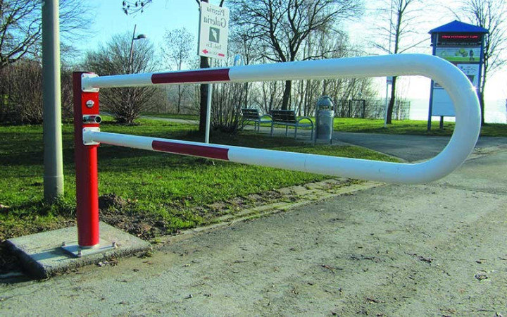 BARRIERE PIVOTANTE ROUGE ET BLANC 1000 A 3000 mm