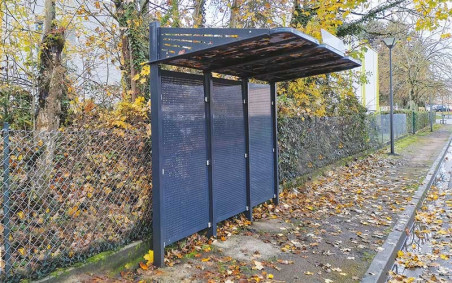 STATION DE BUS EXTÉRIEUR LANO AVEC BARDAGE EN ACIER RENFORCÉ
ABRI BUS URBAIN POUR VILLE ET COLLECTIVITÉ
