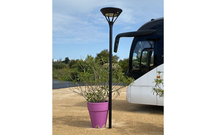 LAMPADAIRE POUR PARKING PRIVÉ A LED SOLAIRE FORME COUPOLE
ÉCLAIRAGE PUBLIC POUR ESPACE EXTERIEUR ET PARKING