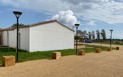 LAMPADAIRE POUR PARKING PRIVÉ A LED SOLAIRE FORME COUPOLE
ÉCLAIRAGE PUBLIC POUR ESPACE EXTERIEUR ET PARKING