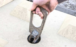 MAIN DE LEVAGE POUR BLOC ANTI-BELIER