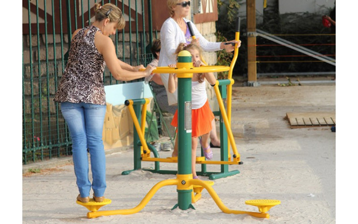 APPAREIL DE FITNESS EXTERIEUR POUR RELAXATION/ETIREMENT : BODY TRIPODE