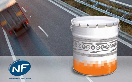 Pot de peinture pour marquage urbain et routier, peinture exterieure routière