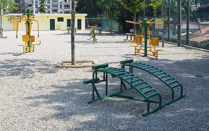 Appareil de fitness pour espace extérieur : POMPE BODY ABDO DOUBLE