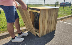 CORBEILLE DOUBLE VONNE - TRI SELECTIF
CORBEILLE EN BOIS ESPACE PUBLIC