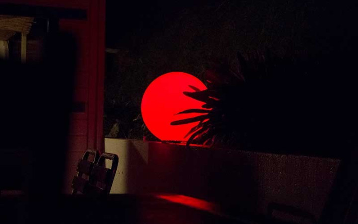 SPHERE AU SOL LUMINEUSE RGB