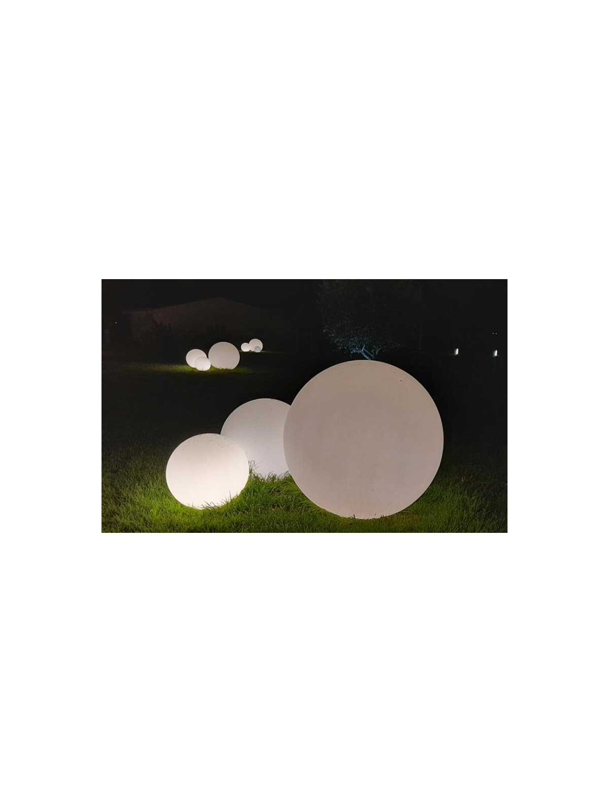 SPHERE AU SOL LUMINEUSE
