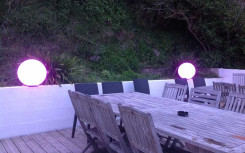 SPHERE AU SOL LUMINEUSE