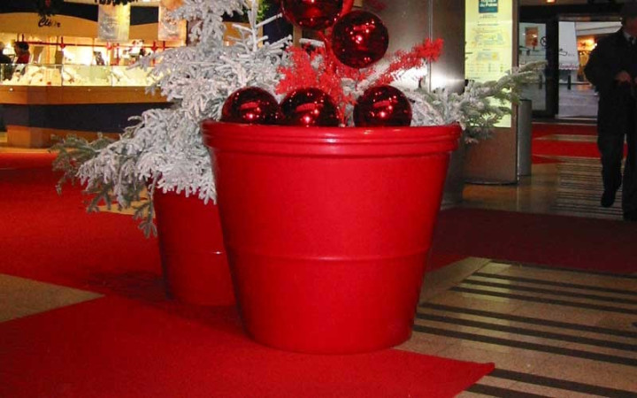 POT ROND LISSE EN POLYETHENE
JARDINIERE RONDE EN PLASTIQUE ESPACE EXTÉRIEUR