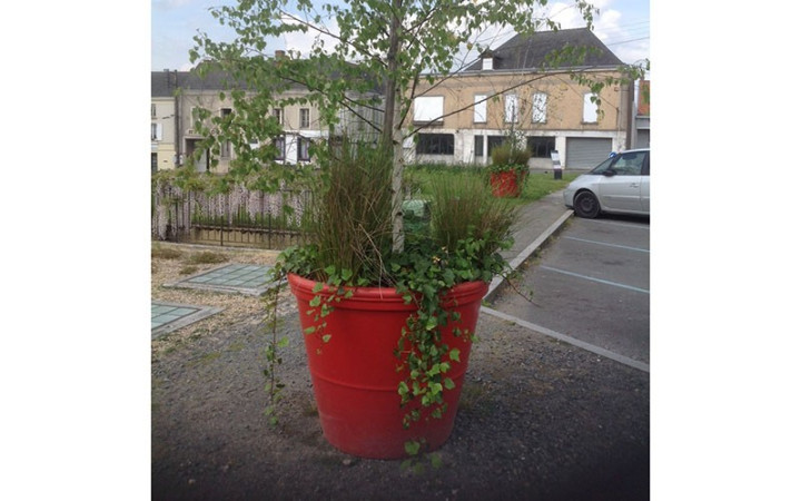 POT ROND LISSE EN POLYETHENE
JARDINIERE RONDE EN PLASTIQUE ESPACE EXTÉRIEUR