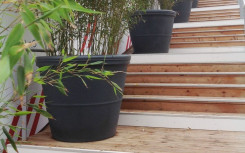 POT ROND LISSE EN POLYETHENE
JARDINIERE RONDE EN PLASTIQUE ESPACE EXTÉRIEUR