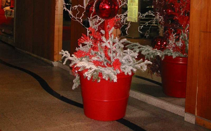 POT ROND LISSE EN POLYETHENE
JARDINIERE RONDE EN PLASTIQUE ESPACE EXTÉRIEUR