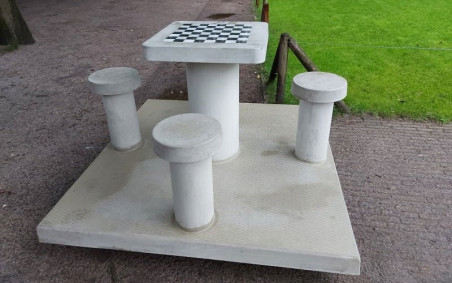 TABLE DE JEUX ECHEC BETON 4 PLACES