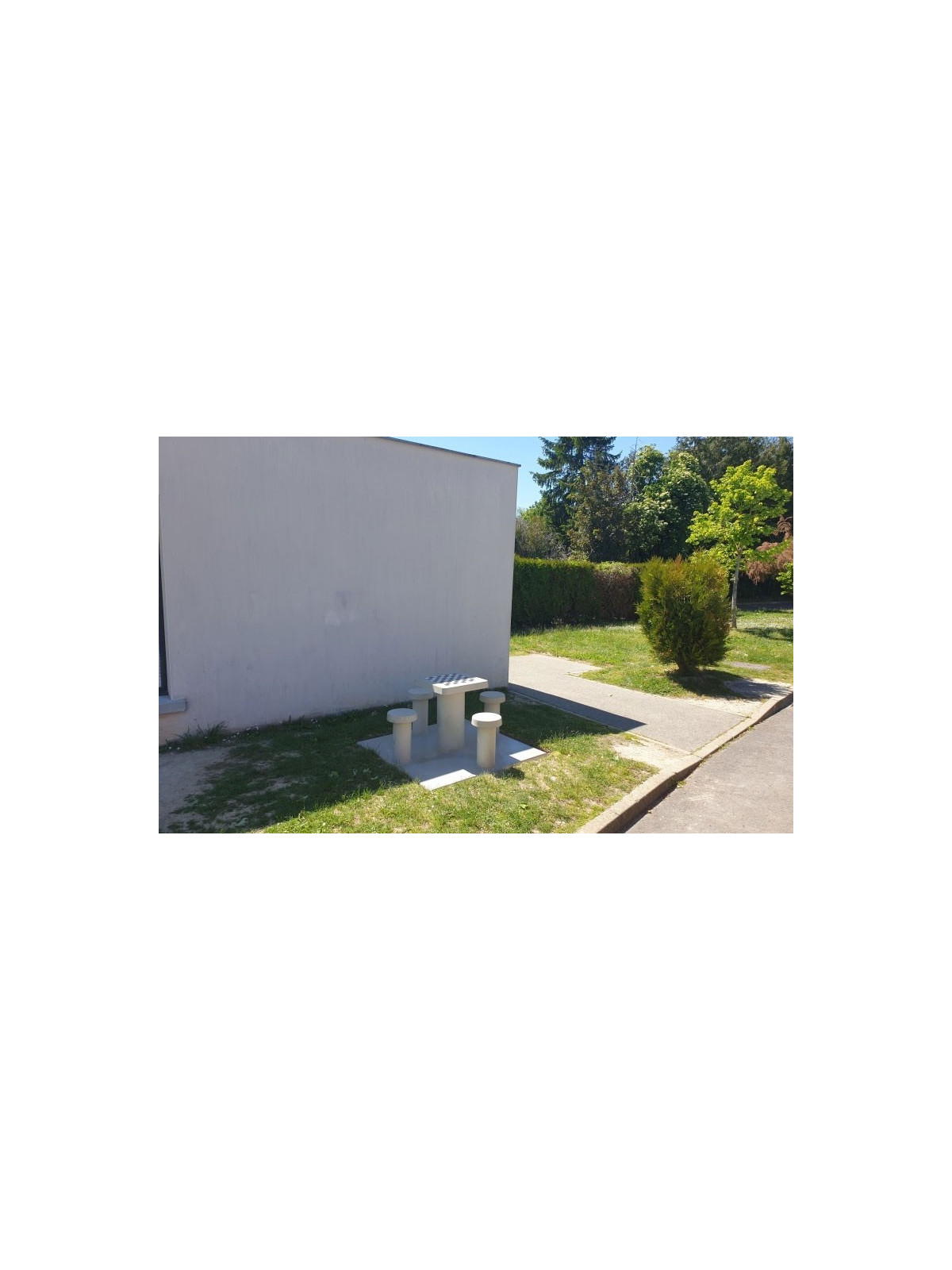 TABLE DE JEUX ECHEC BETON 4 PLACES