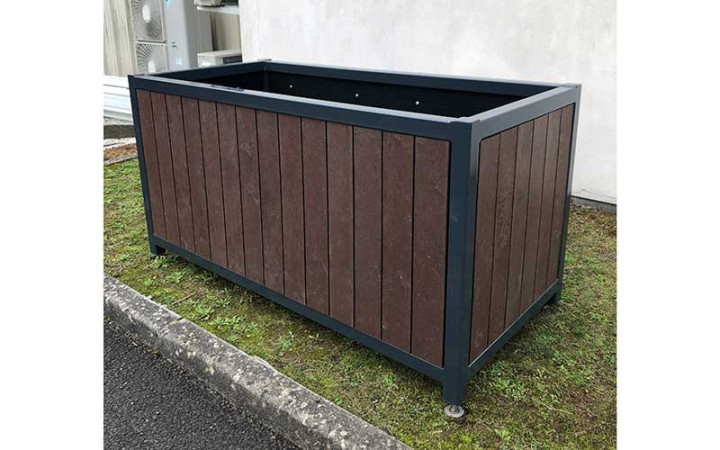 JARDINIERE RECTANGLE PLASTIQUE RECYCLE / ACIER