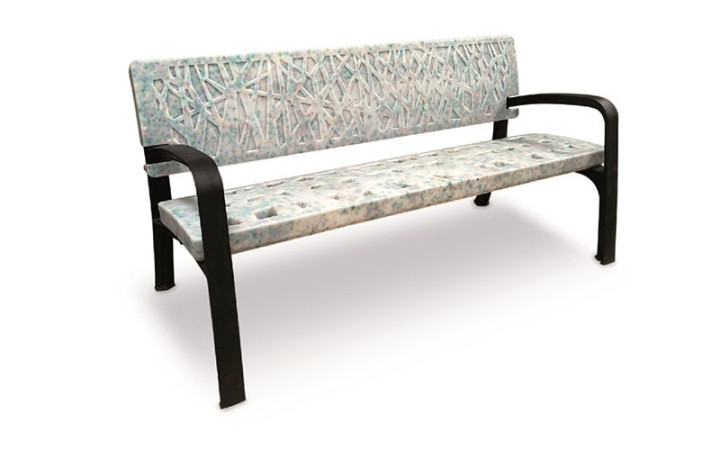 BANC OCÉAN EN THERMOPLASTIQUE ISSU DE LA REVALORISATION DES DÉCHETS MARINS