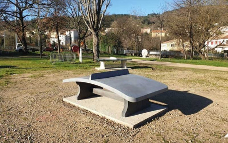 TABLE DE TEQBALL EN BETON - GRIS ANTHRACITE