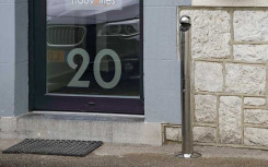 CENDRIER SUR PIED INOX