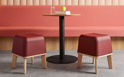 TABOURET ABISKO PIEDS BOIS ROUGE MISE EN SITUATION