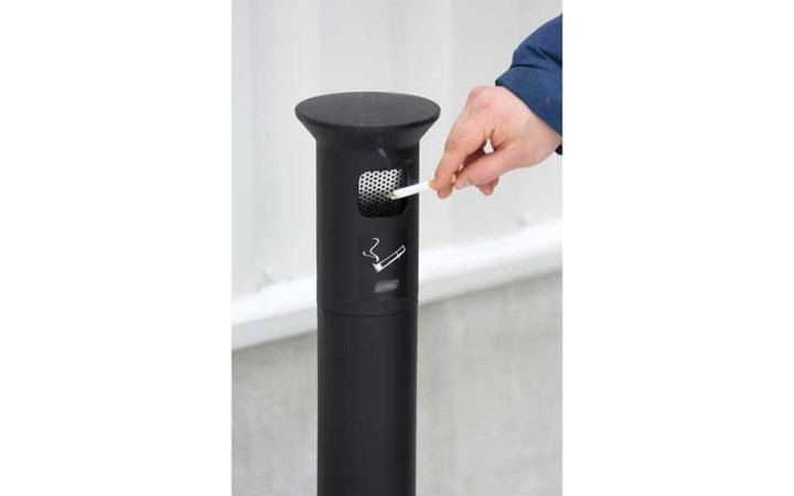 CENDRIER SUR PIED EN PLASTIQUE