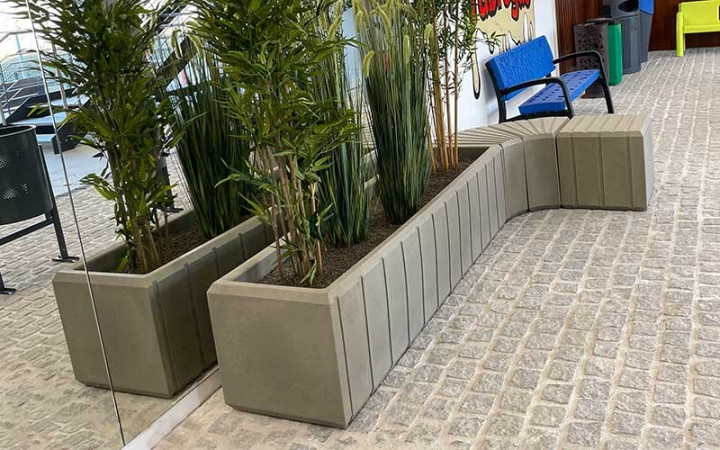 JARDINIERE POLYETHYLENE CALVI GRIS FONCE