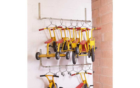 RÂTELIER MURAL 6 TROTTINETTES MISE EN SITUATION