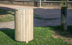 CORBEILLE RONDE EN BOIS POUR PARC JARDIN ET ESPACE PUBLIC
CORBEILLE EN BOIS NATUREL AVEC COUVERCLE