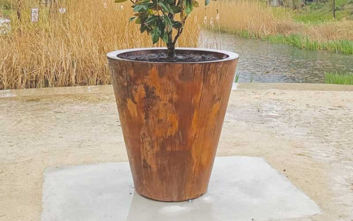POT VASE POLYETHYLENE LILOU FINITION EFFET CORTEN