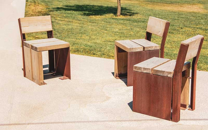 CHAISE TORA AVEC DOSSIER