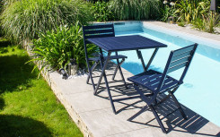 TABLE DE JARDIN EN ALUMINIUM PLIANTE CARRE ANDREA
BLEU MARINE