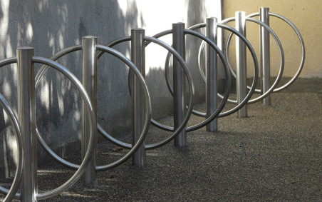 SUPPORT CYCLES MAJA INOX
SOLUTION DE STATIONNEMENT URBAIN POUR VELOS