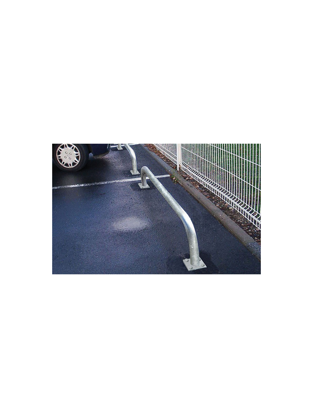 ARCEAUX DE BORDURE GALVA SUR PLATINES AMÉNAGEMENT URBAIN DE SÉCURITÉ 2000 MM