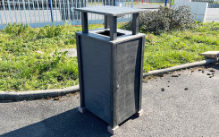 CACHE COLLECTEUR BRICK 1 FLUX AVEC TOIT RECYCLAGE EXTÉRIEUR