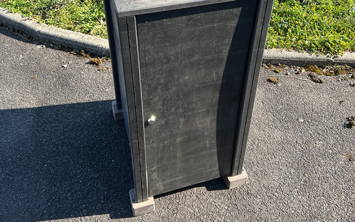 CACHE COLLECTEUR BRICK 1 FLUX AVEC TOIT RECYCLAGE EXTÉRIEUR