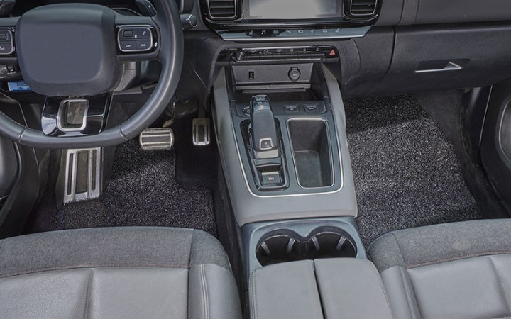 TAPIS BOUCLE DÉVOREUR DE POUSSIÈRE
ÉQUIPEMENT DE PROPRETÉ